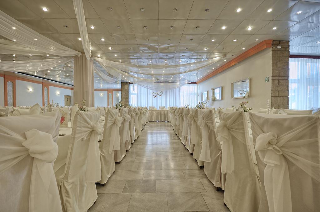 Hotel Accademia Ostrowiec Świętokrzyski Exteriér fotografie