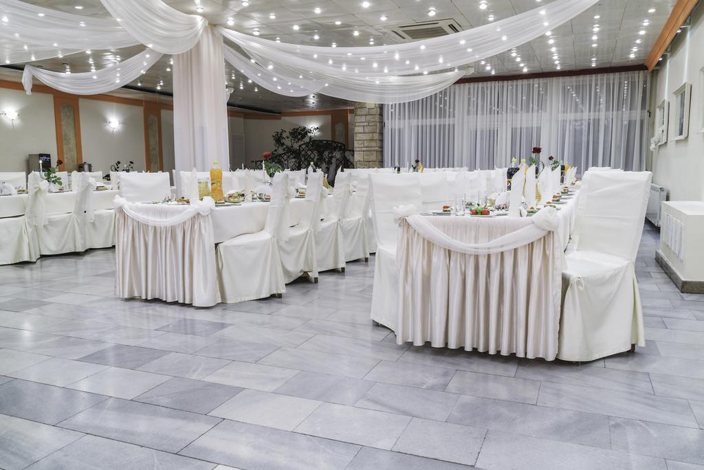 Hotel Accademia Ostrowiec Świętokrzyski Exteriér fotografie