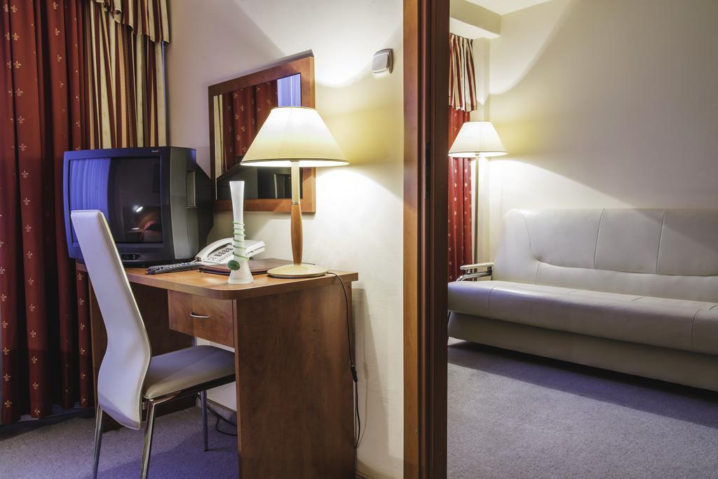 Hotel Accademia Ostrowiec Świętokrzyski Pokoj fotografie