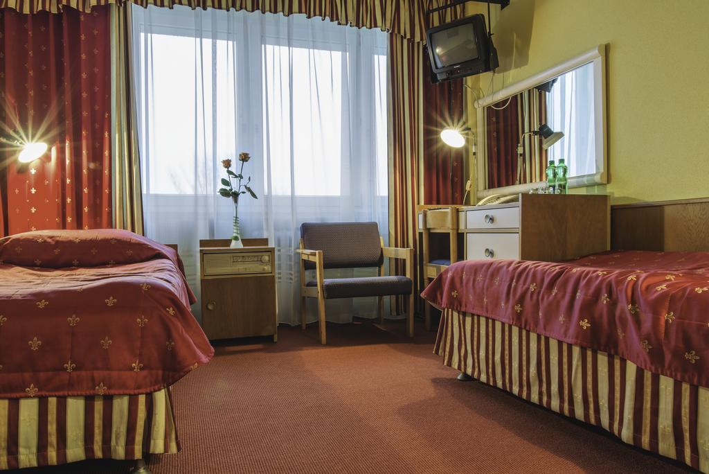 Hotel Accademia Ostrowiec Świętokrzyski Pokoj fotografie