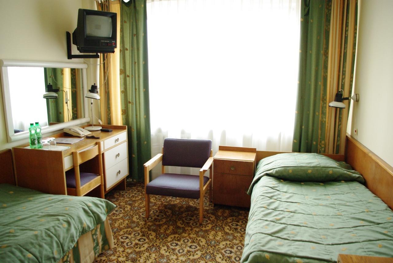 Hotel Accademia Ostrowiec Świętokrzyski Exteriér fotografie