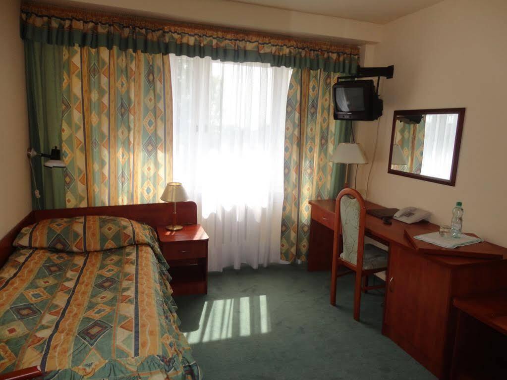Hotel Accademia Ostrowiec Świętokrzyski Exteriér fotografie